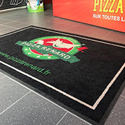 Tapis logo personnalisé |Pizza Renard